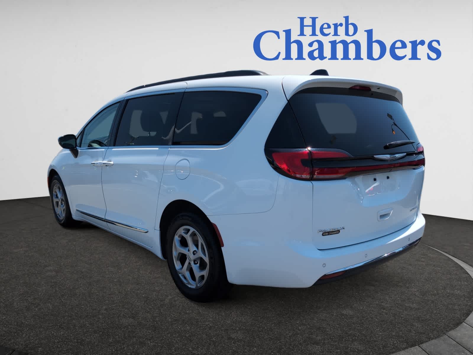 used 2023 Chrysler Pacifica car, priced at $28,498
