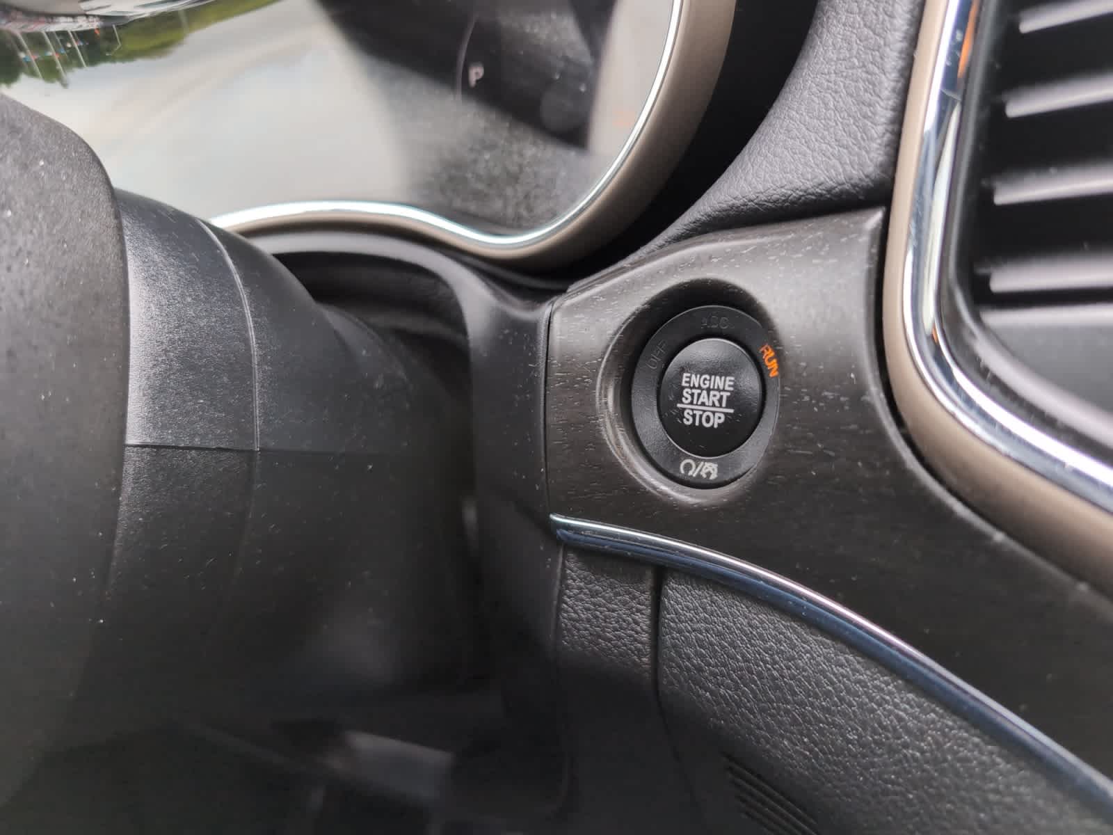 used 2017 Jeep Grand Cherokee car, priced at $18,698