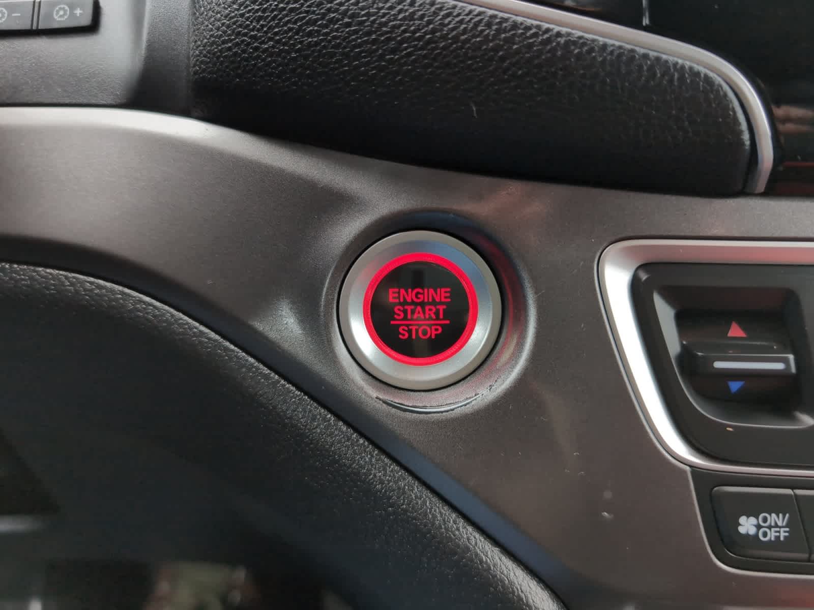 used 2022 Honda Pilot car, priced at $32,298