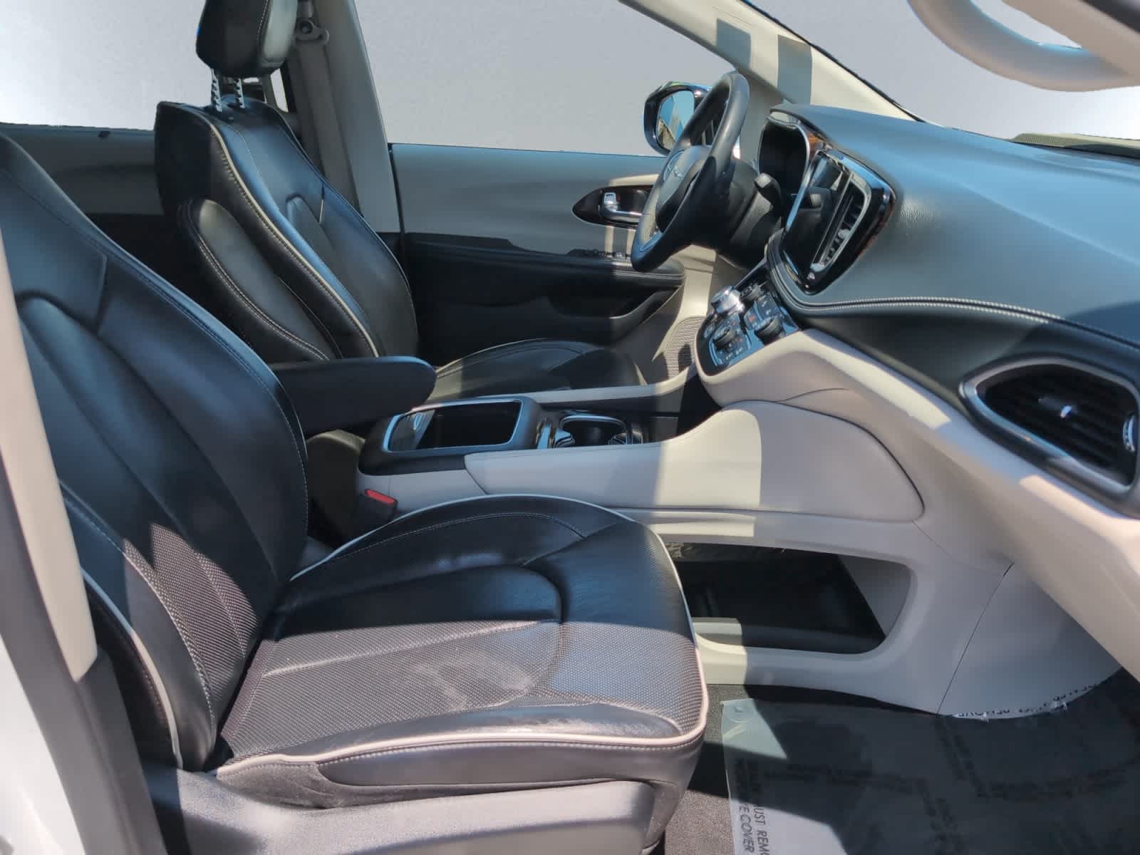 used 2023 Chrysler Pacifica car, priced at $28,498