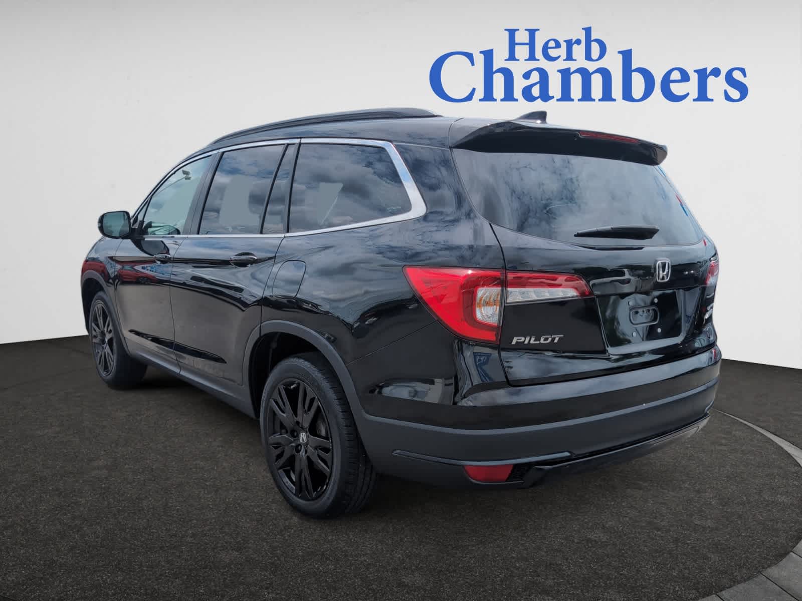 used 2022 Honda Pilot car, priced at $35,998