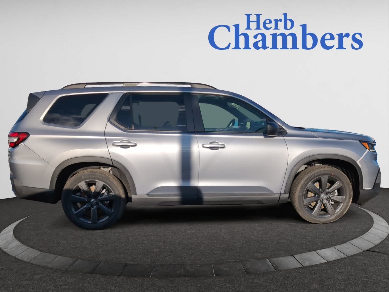 new 2025 Honda Pilot car, priced at $43,750