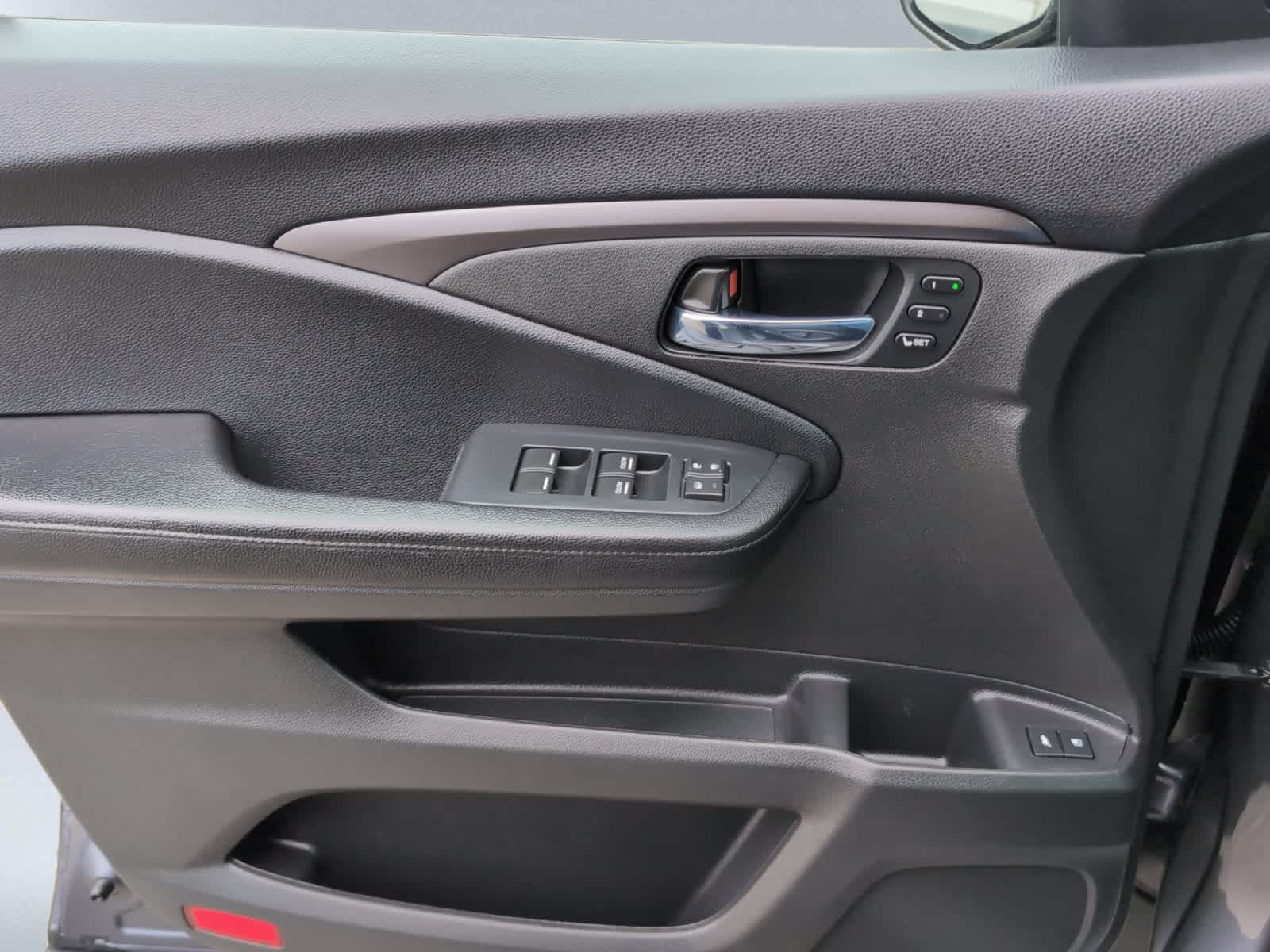 used 2022 Honda Pilot car, priced at $32,298