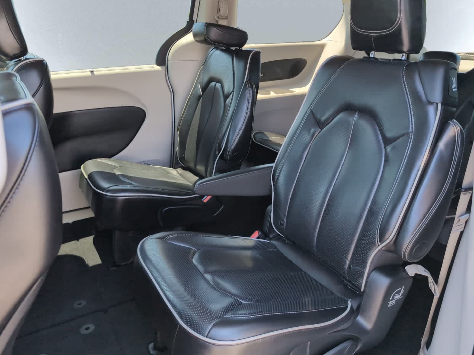 used 2023 Chrysler Pacifica car, priced at $28,498
