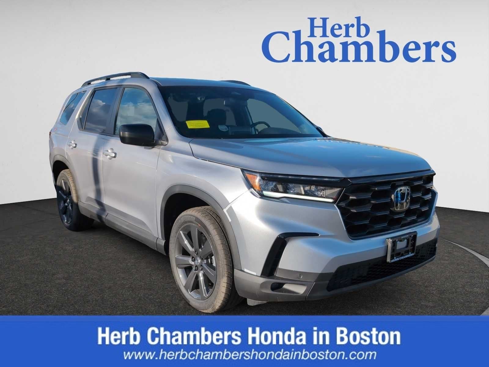 new 2025 Honda Pilot car, priced at $43,750