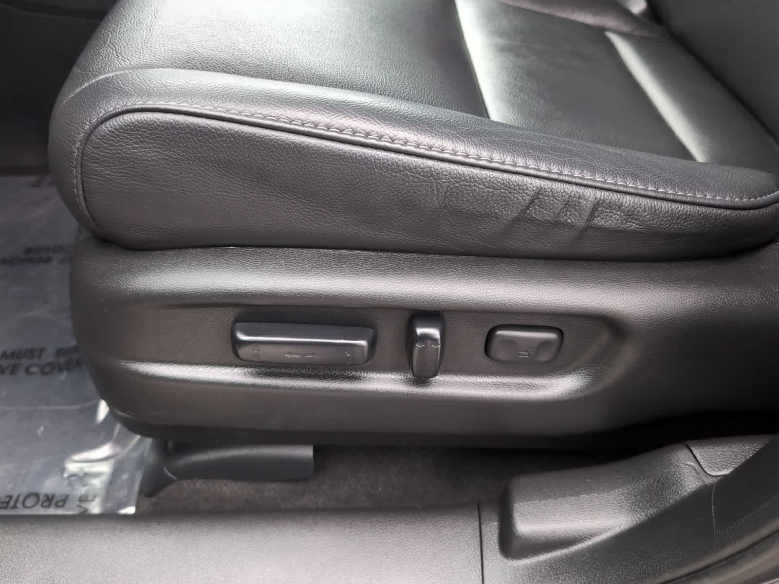 used 2022 Honda Pilot car, priced at $32,298