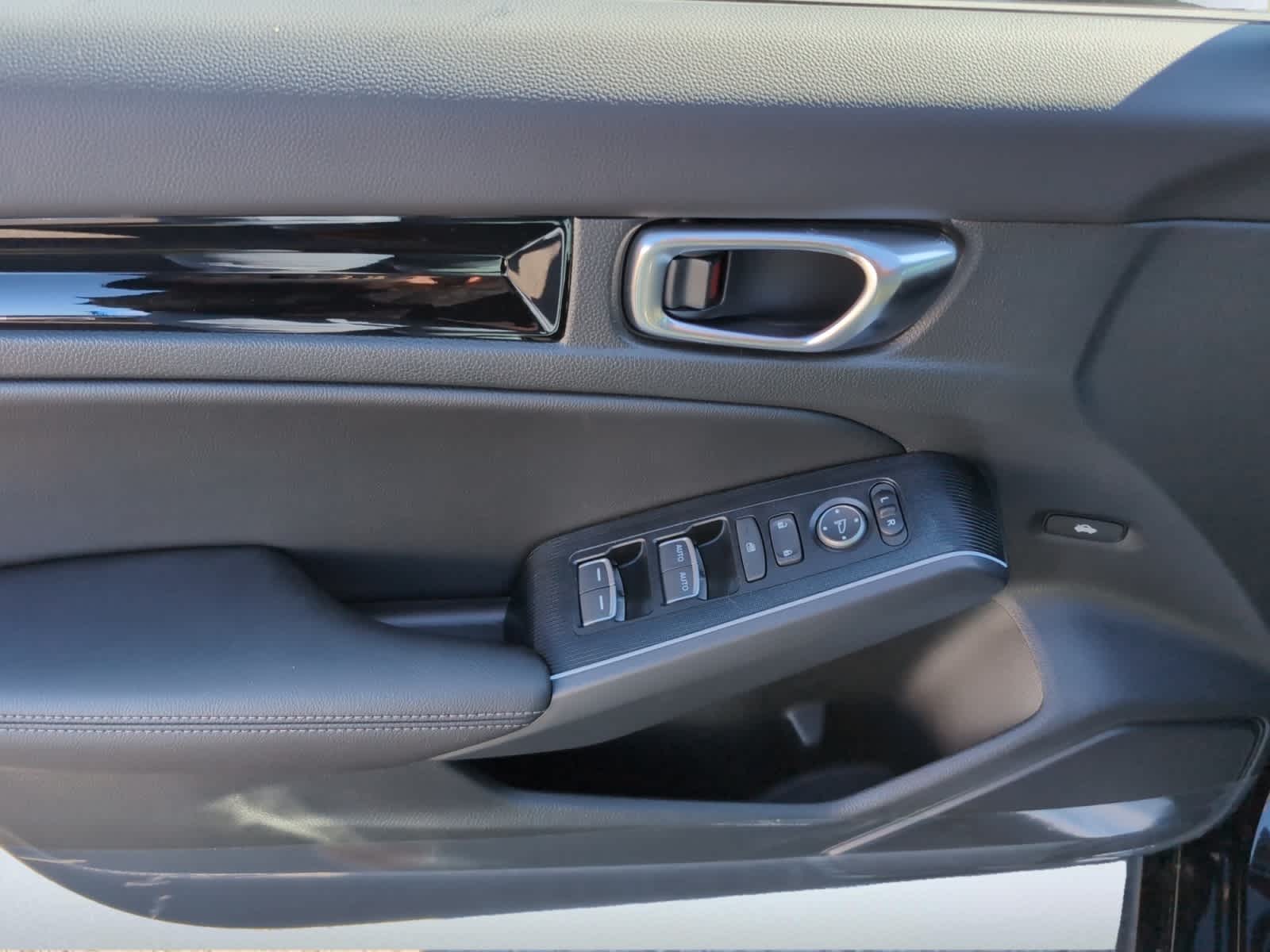 new 2025 Honda Civic Hybrid car, priced at $33,100