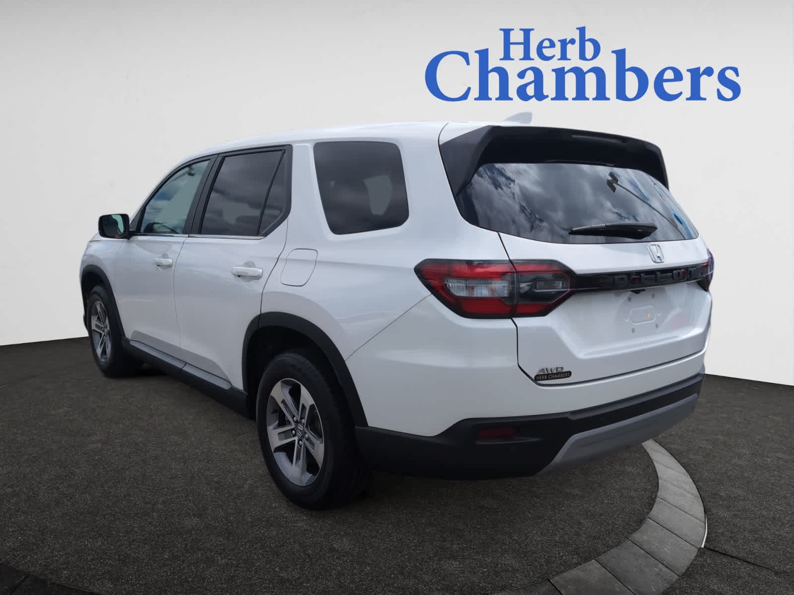 used 2023 Honda Pilot car, priced at $37,498