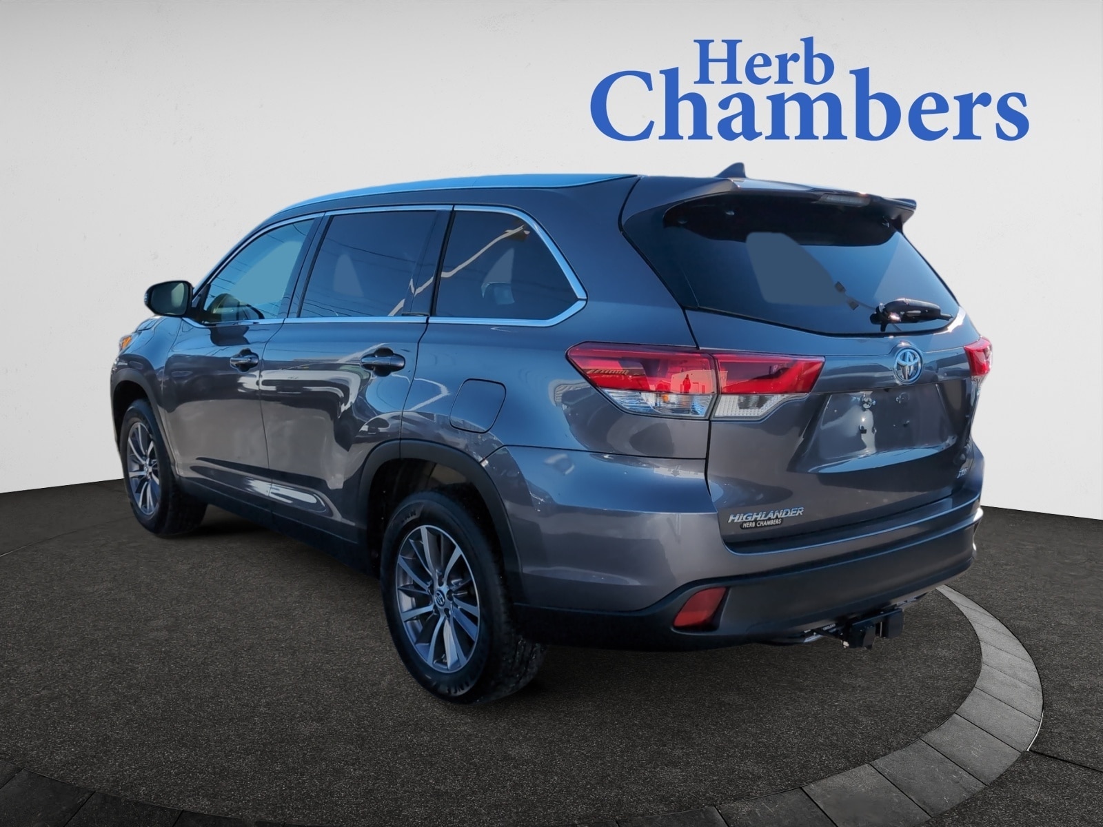 used 2019 Toyota Highlander car, priced at $24,198