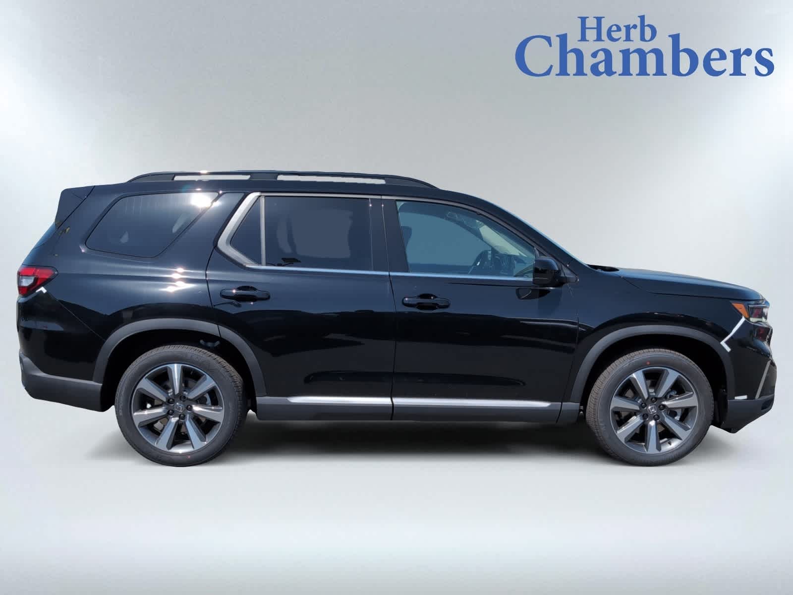 new 2025 Honda Pilot car, priced at $56,250