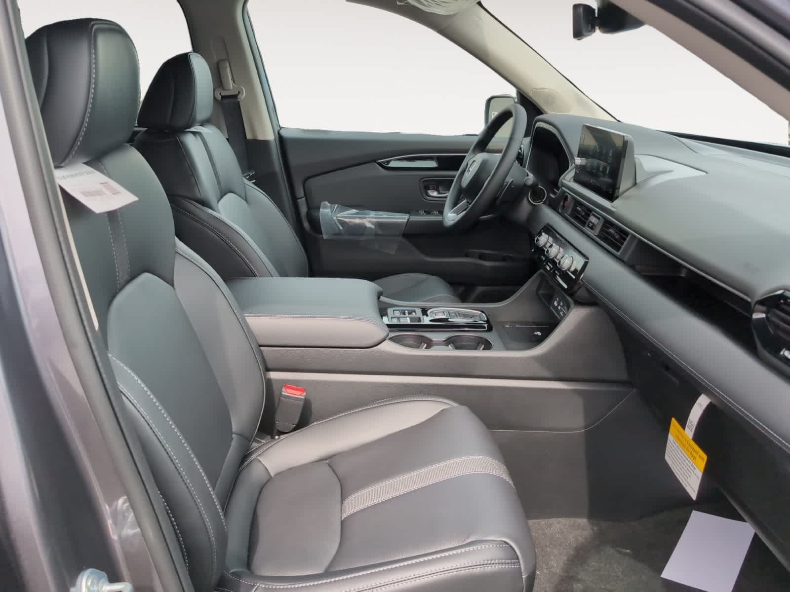 new 2025 Honda Pilot car, priced at $47,050