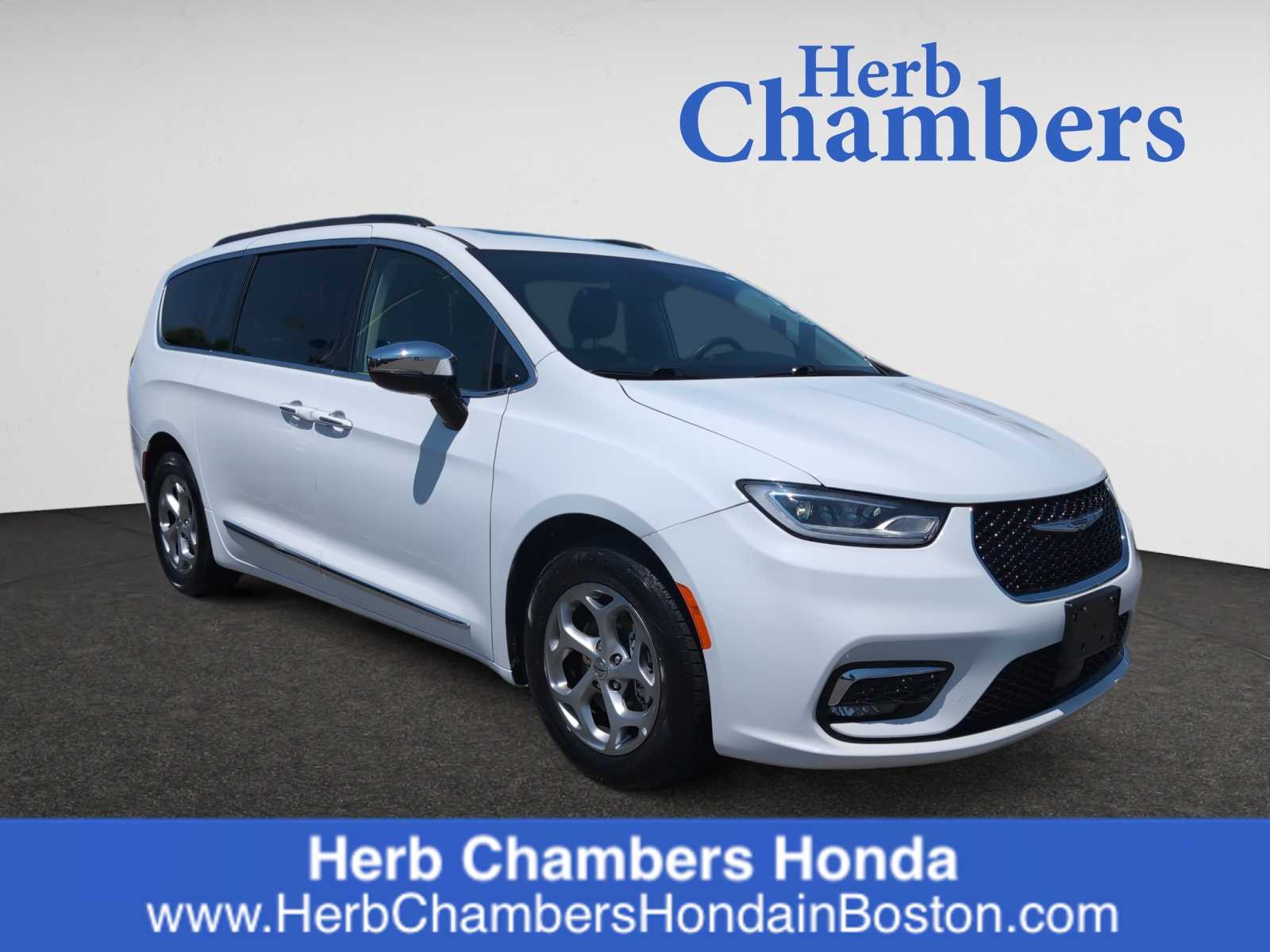 used 2023 Chrysler Pacifica car, priced at $28,498