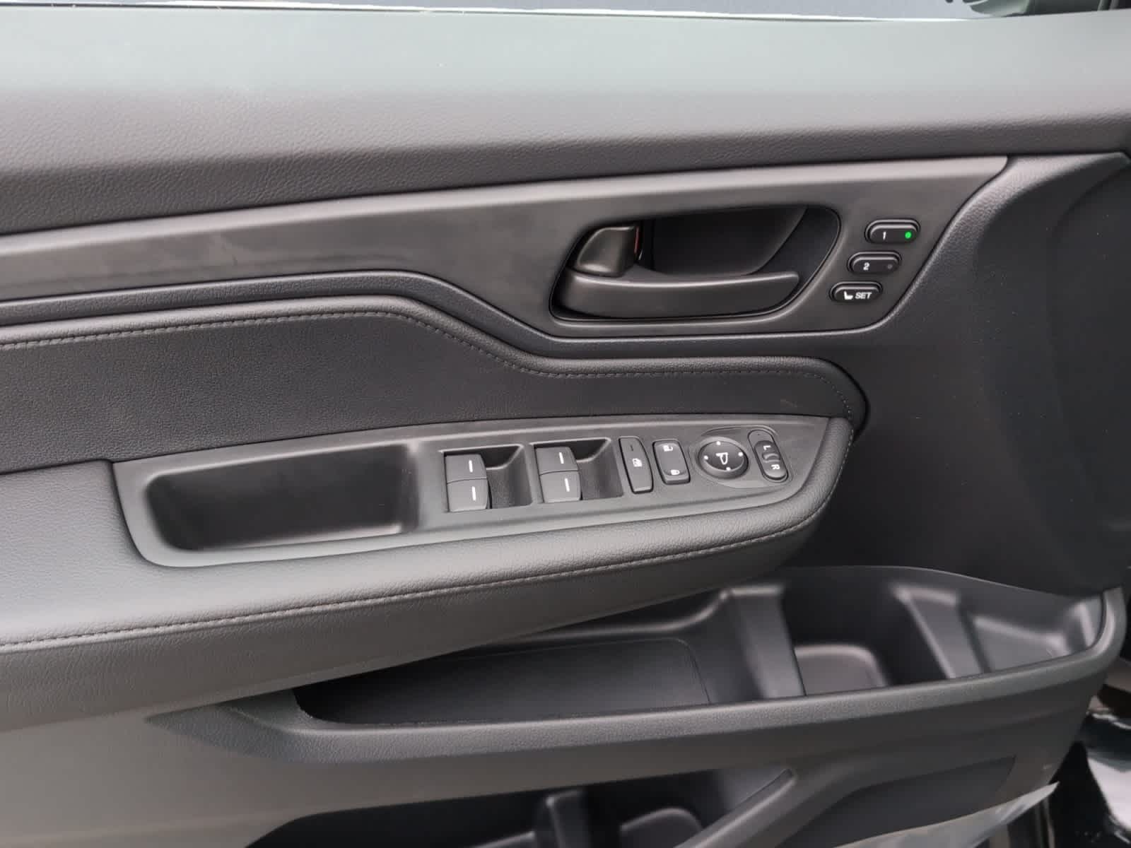 new 2025 Honda Odyssey car, priced at $43,670