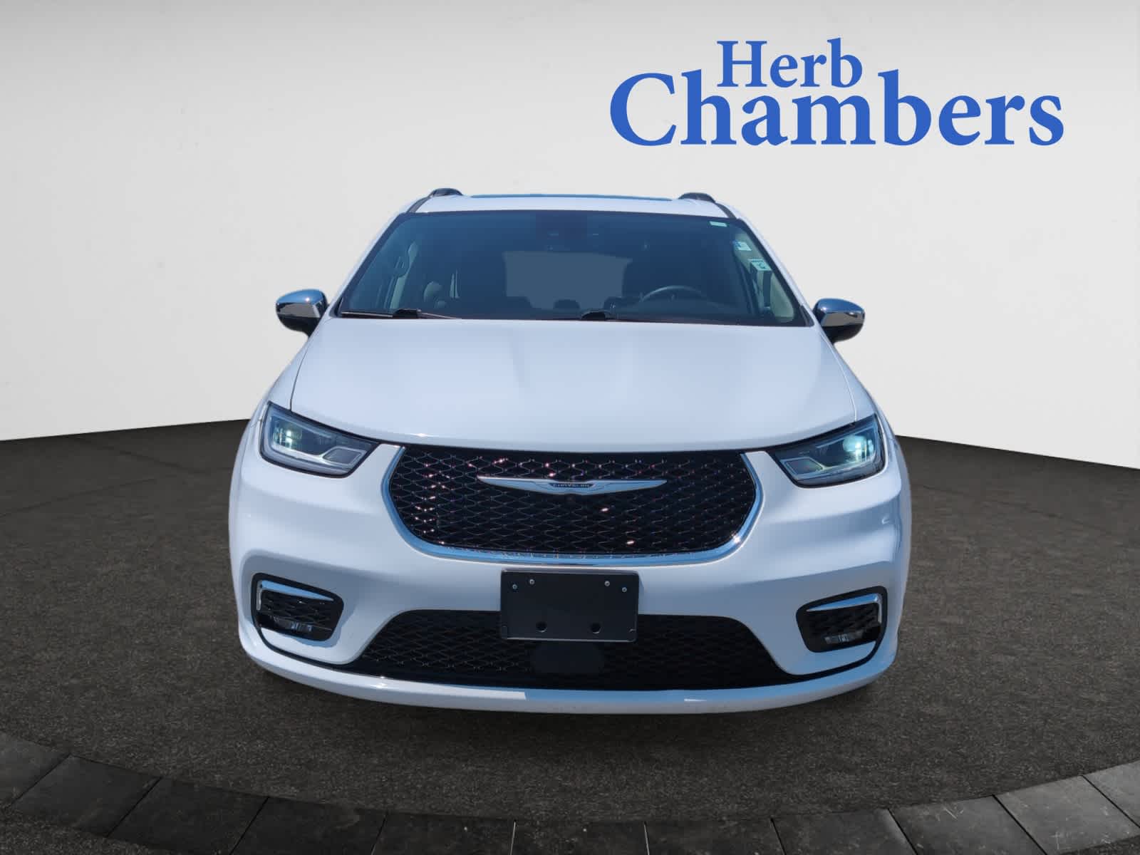 used 2023 Chrysler Pacifica car, priced at $28,498