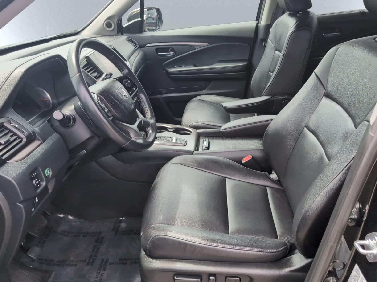 used 2022 Honda Pilot car, priced at $35,998