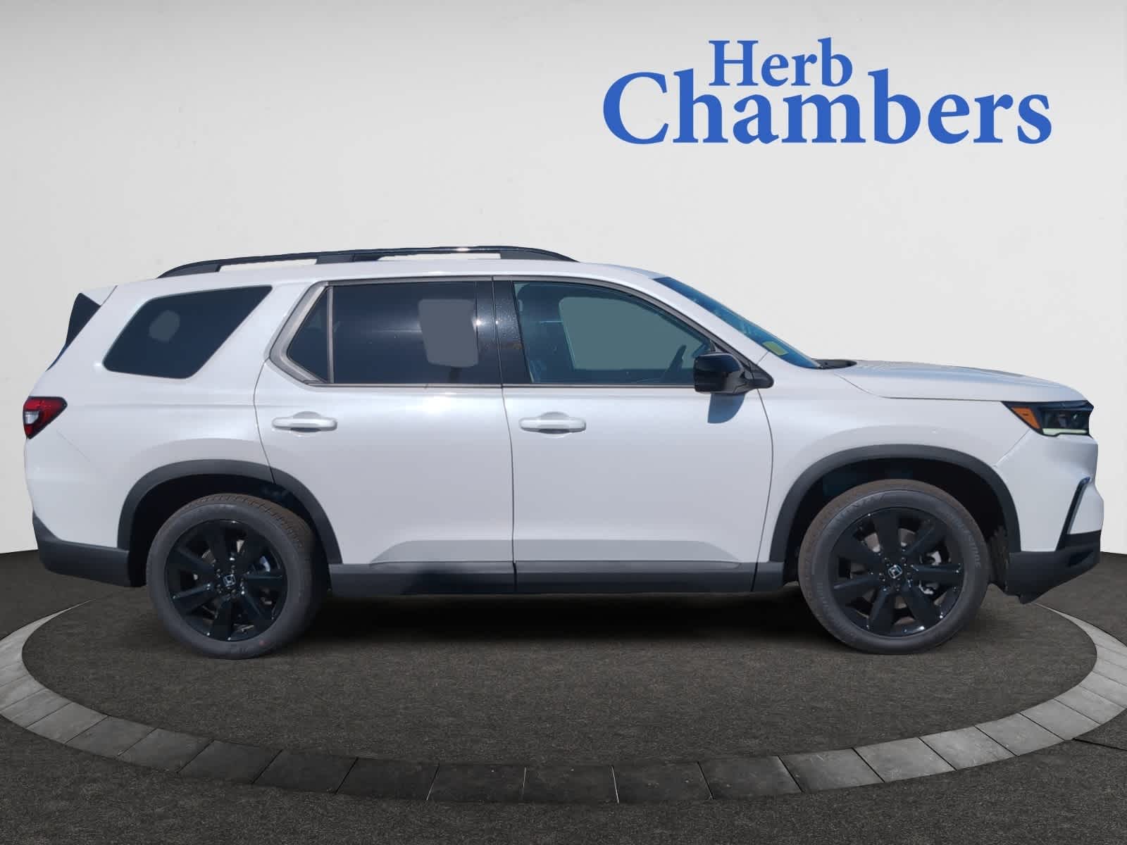 new 2025 Honda Pilot car, priced at $56,485