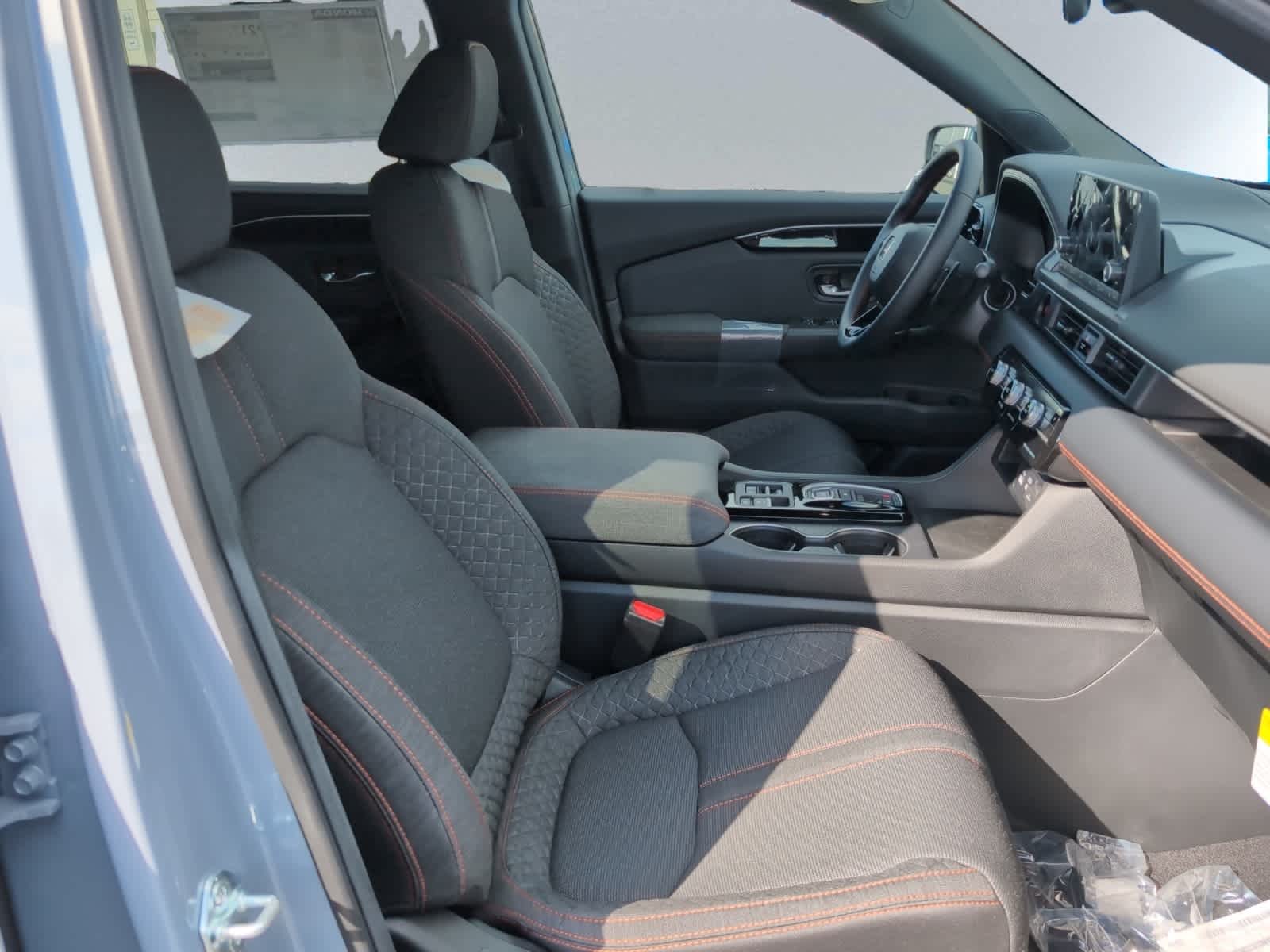 new 2025 Honda Pilot car, priced at $44,205
