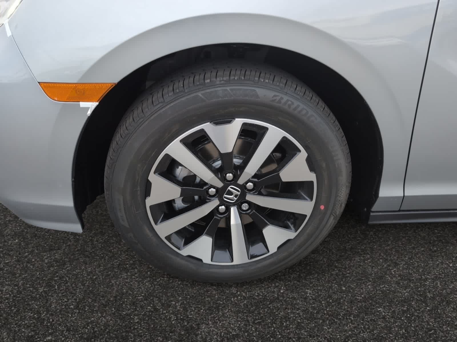 new 2025 Honda Odyssey car, priced at $43,670