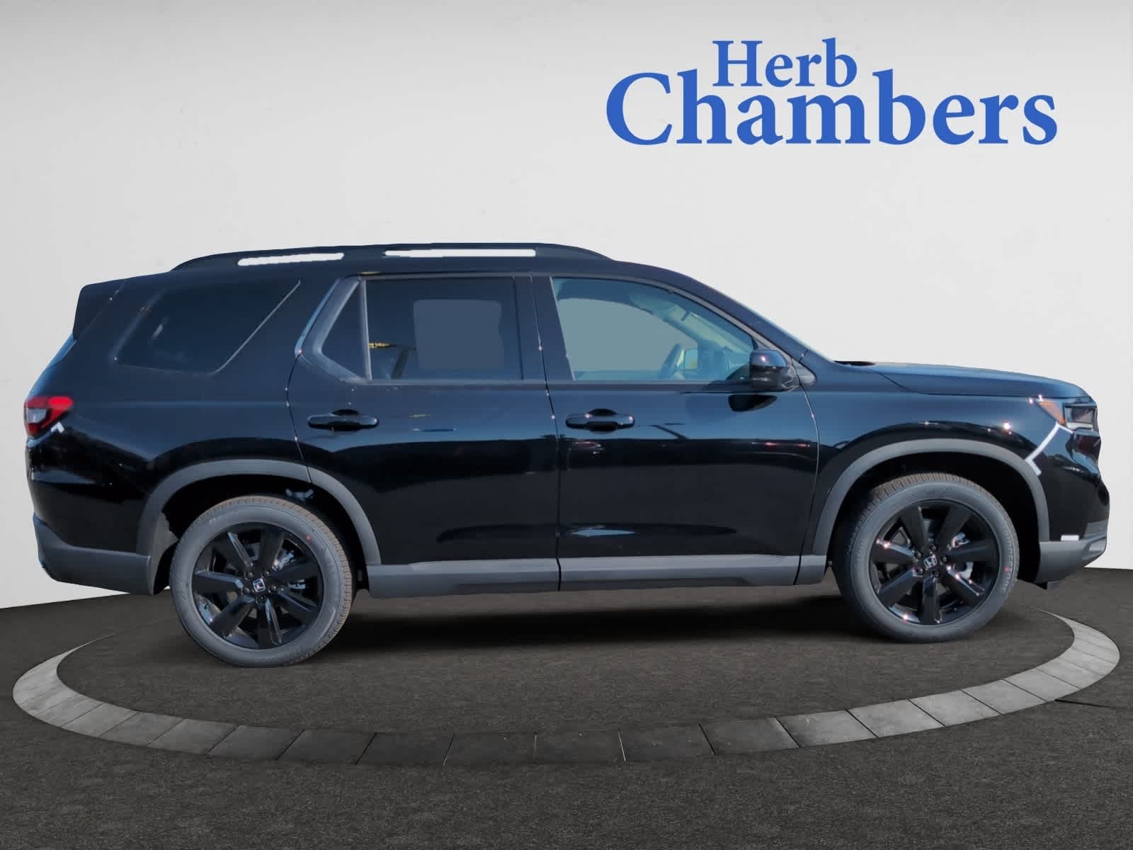 new 2025 Honda Pilot car, priced at $56,760