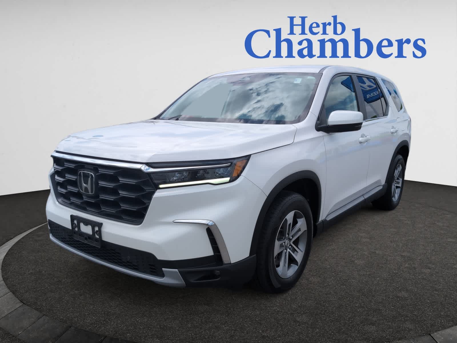used 2023 Honda Pilot car, priced at $37,498