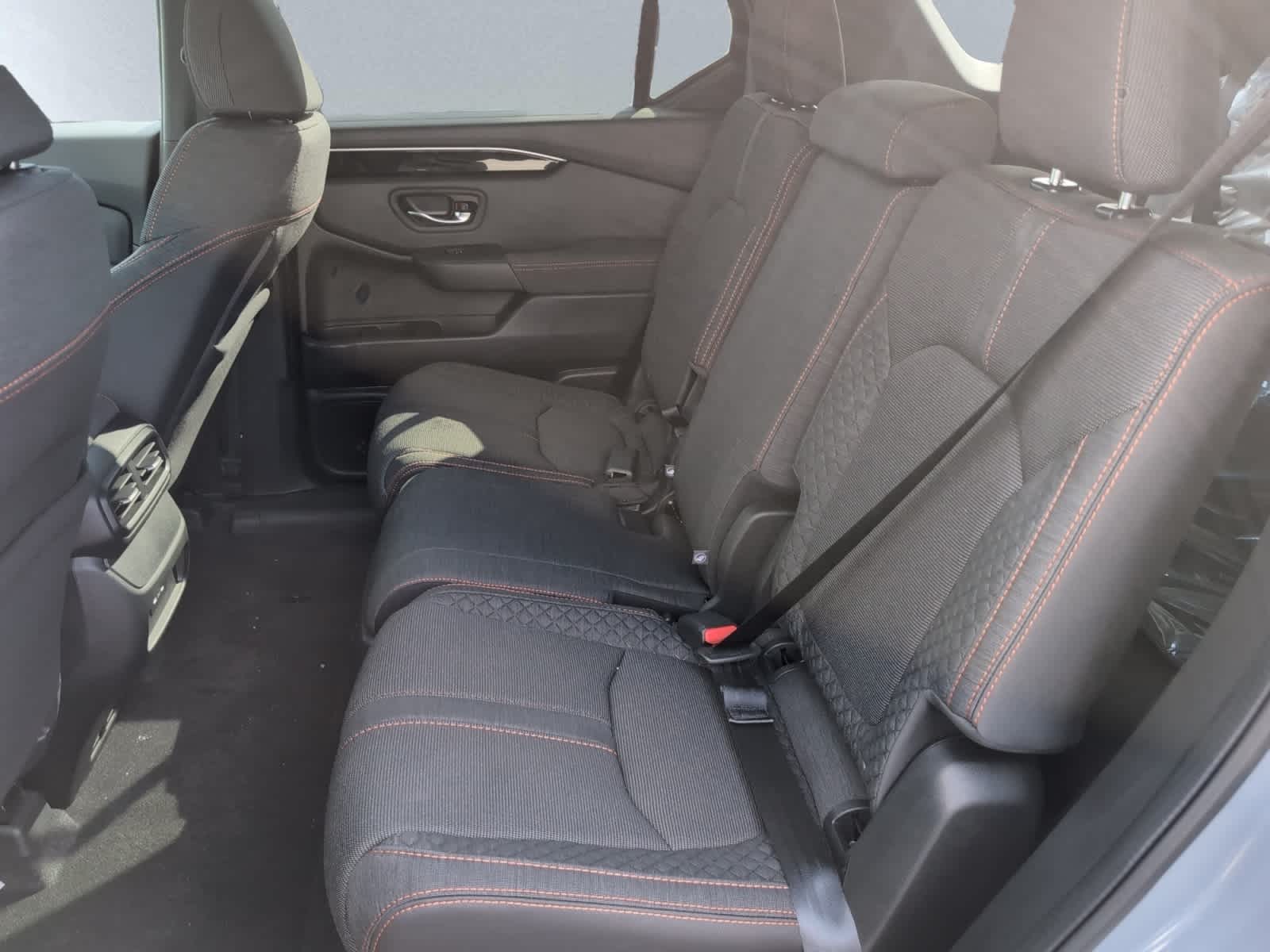 new 2025 Honda Pilot car, priced at $44,205