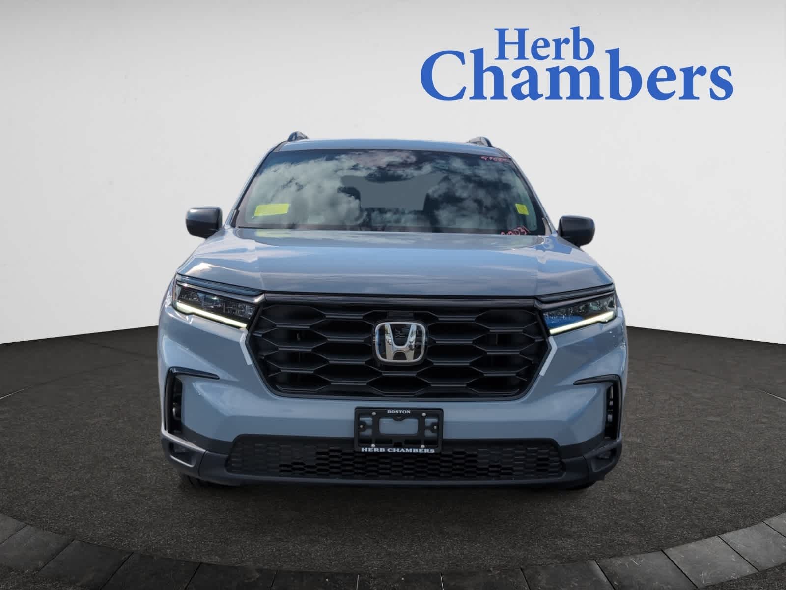 new 2025 Honda Pilot car, priced at $44,205