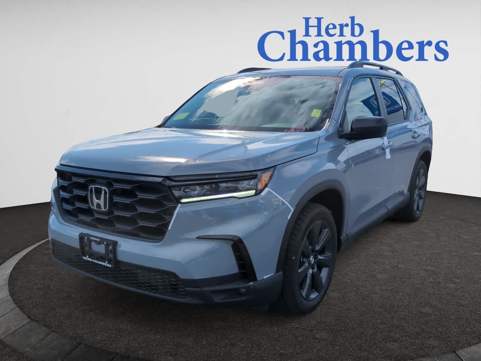 new 2025 Honda Pilot car, priced at $44,205