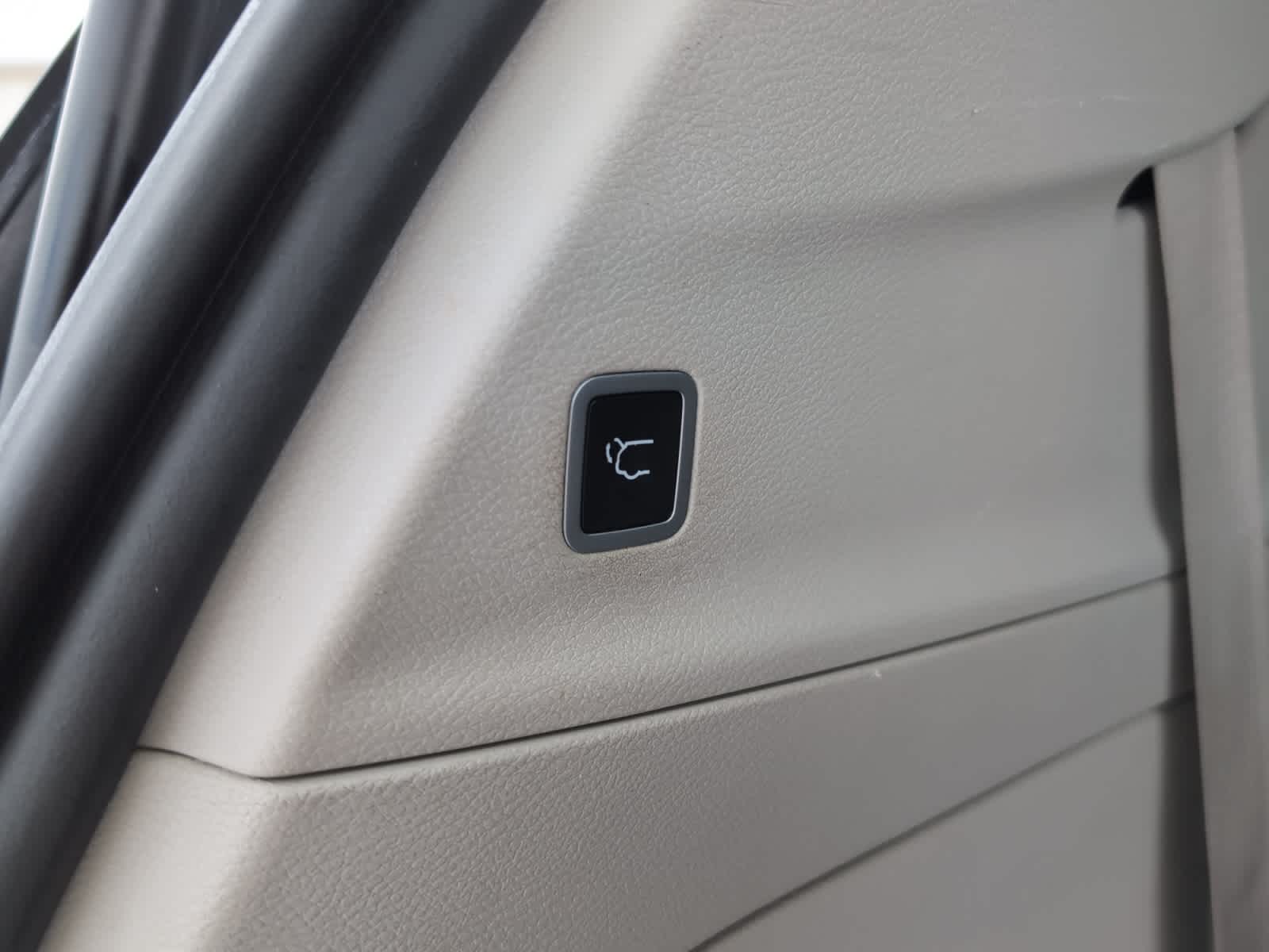 used 2019 Chrysler Pacifica car, priced at $20,998