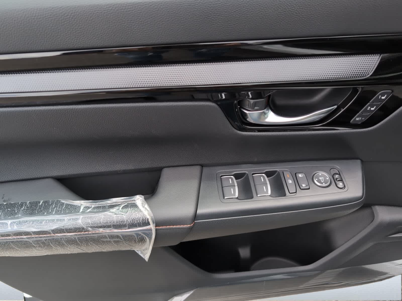 new 2025 Honda CR-V Hybrid car, priced at $42,950