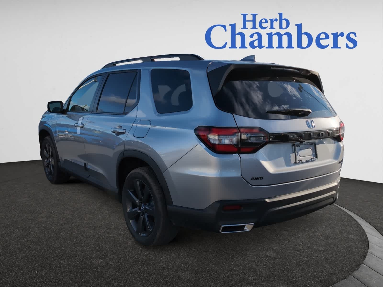 new 2025 Honda Pilot car, priced at $43,750