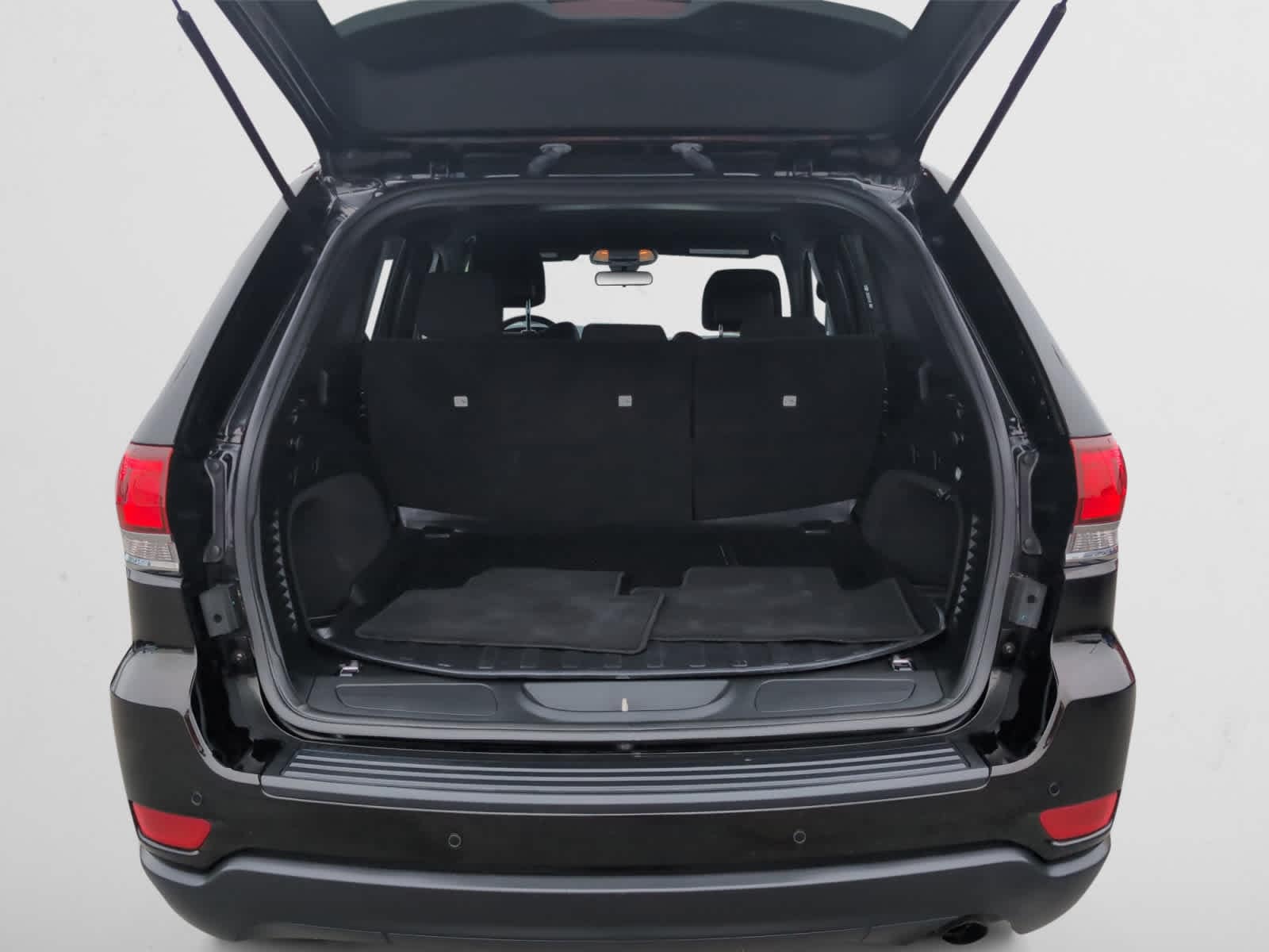 used 2020 Jeep Grand Cherokee car, priced at $18,998