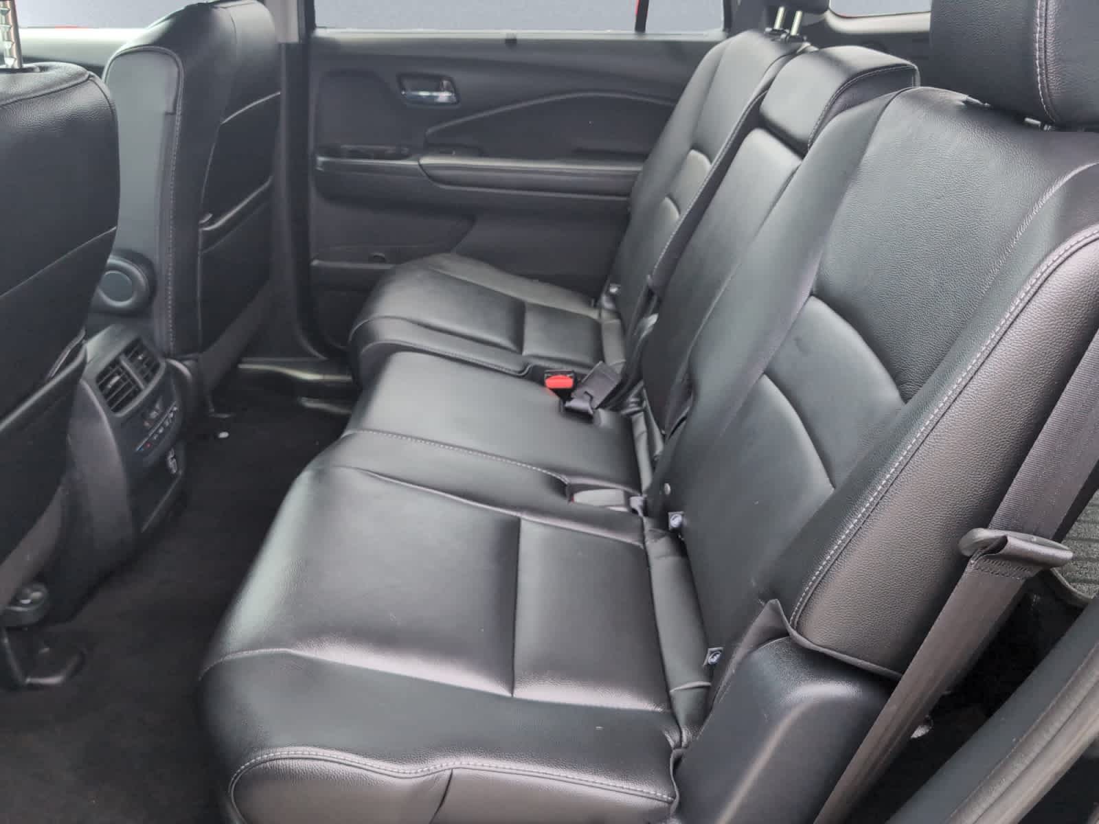 used 2022 Honda Pilot car, priced at $35,998