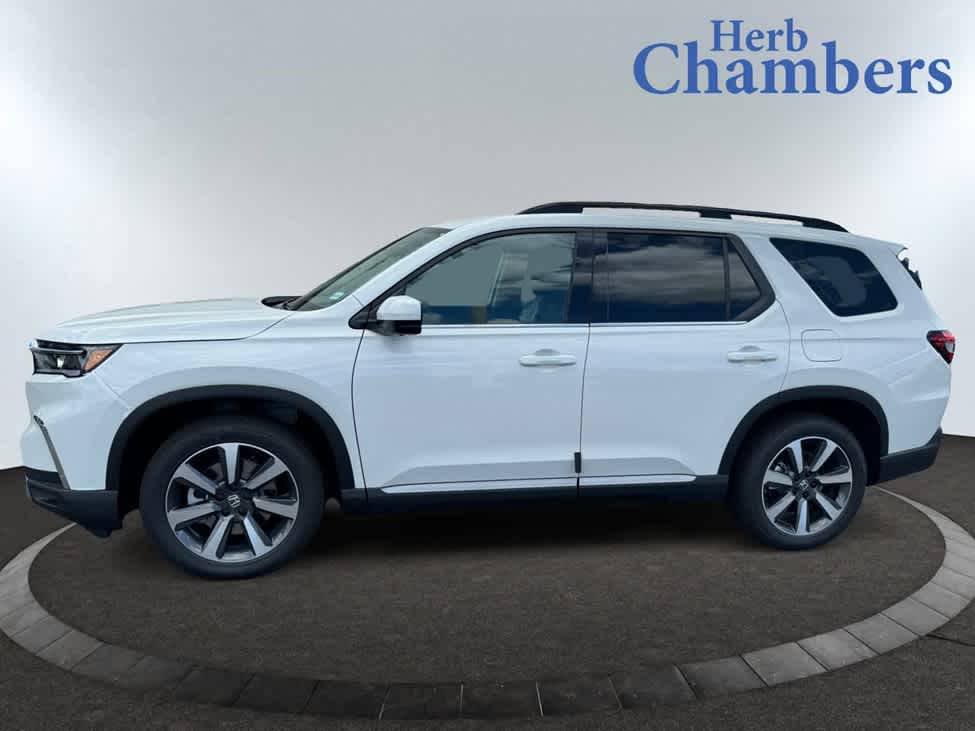 new 2025 Honda Pilot car, priced at $54,985