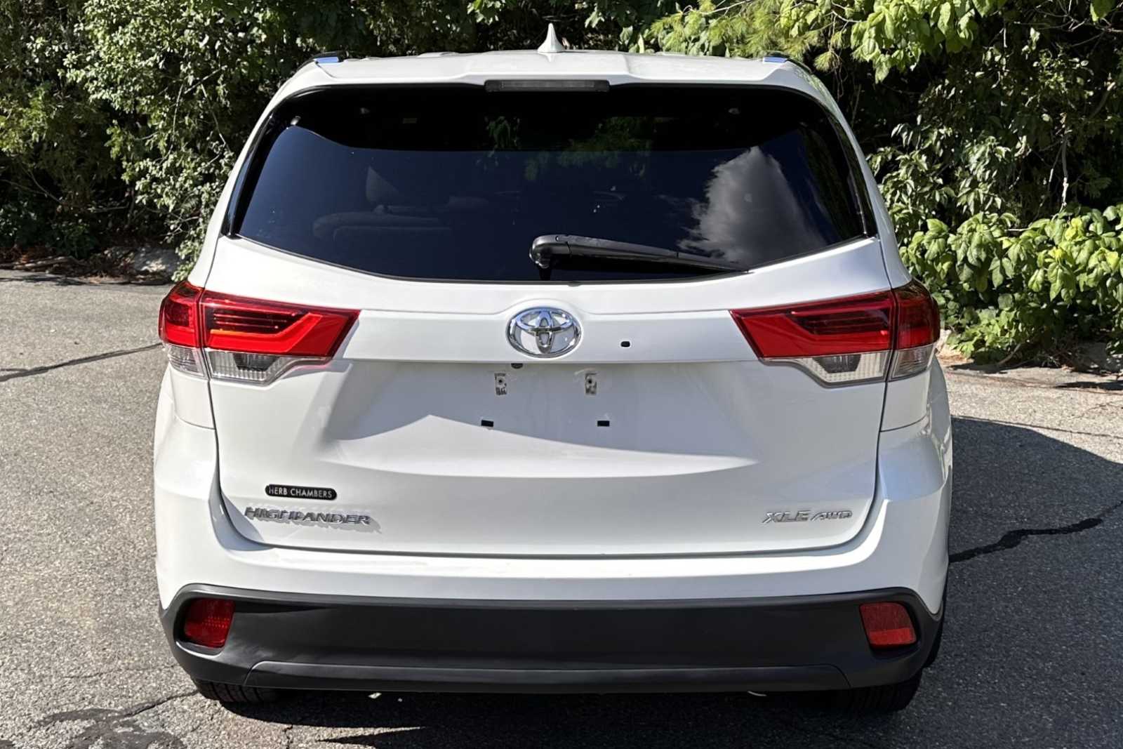 used 2018 Toyota Highlander car, priced at $26,998