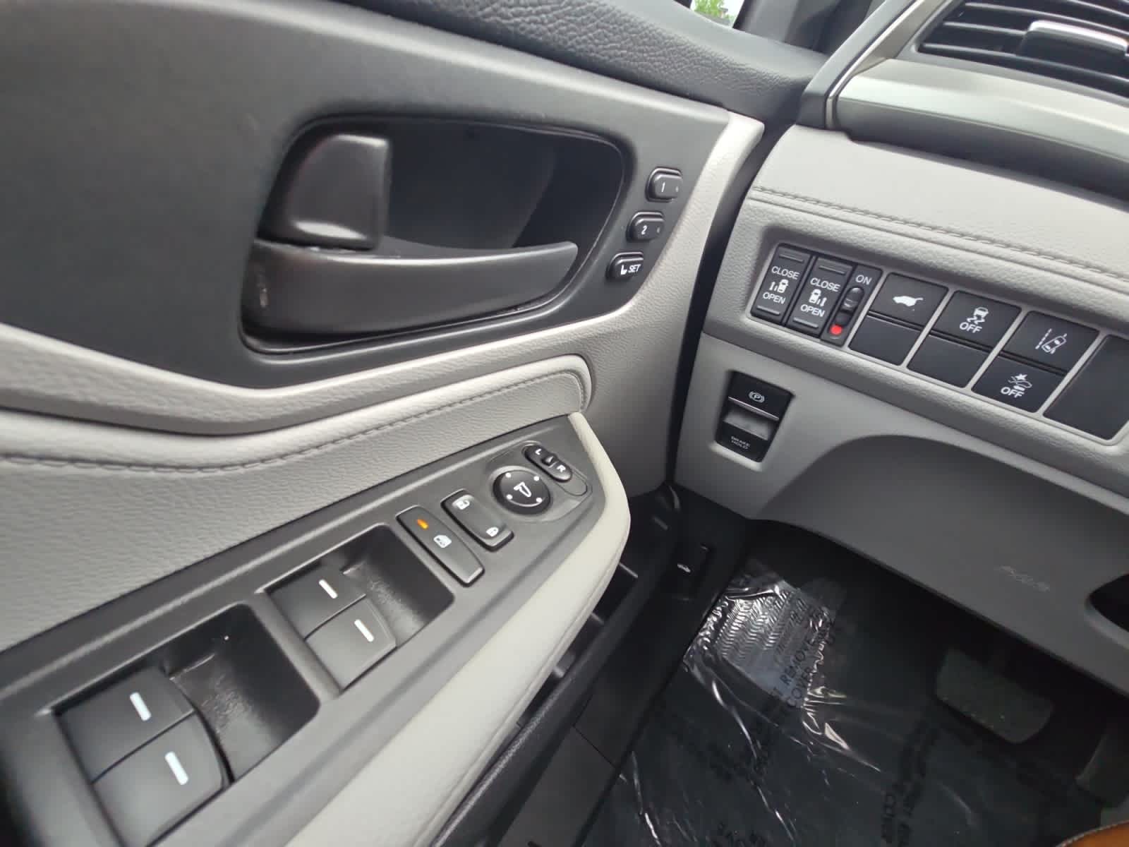 used 2020 Honda Odyssey car, priced at $27,498