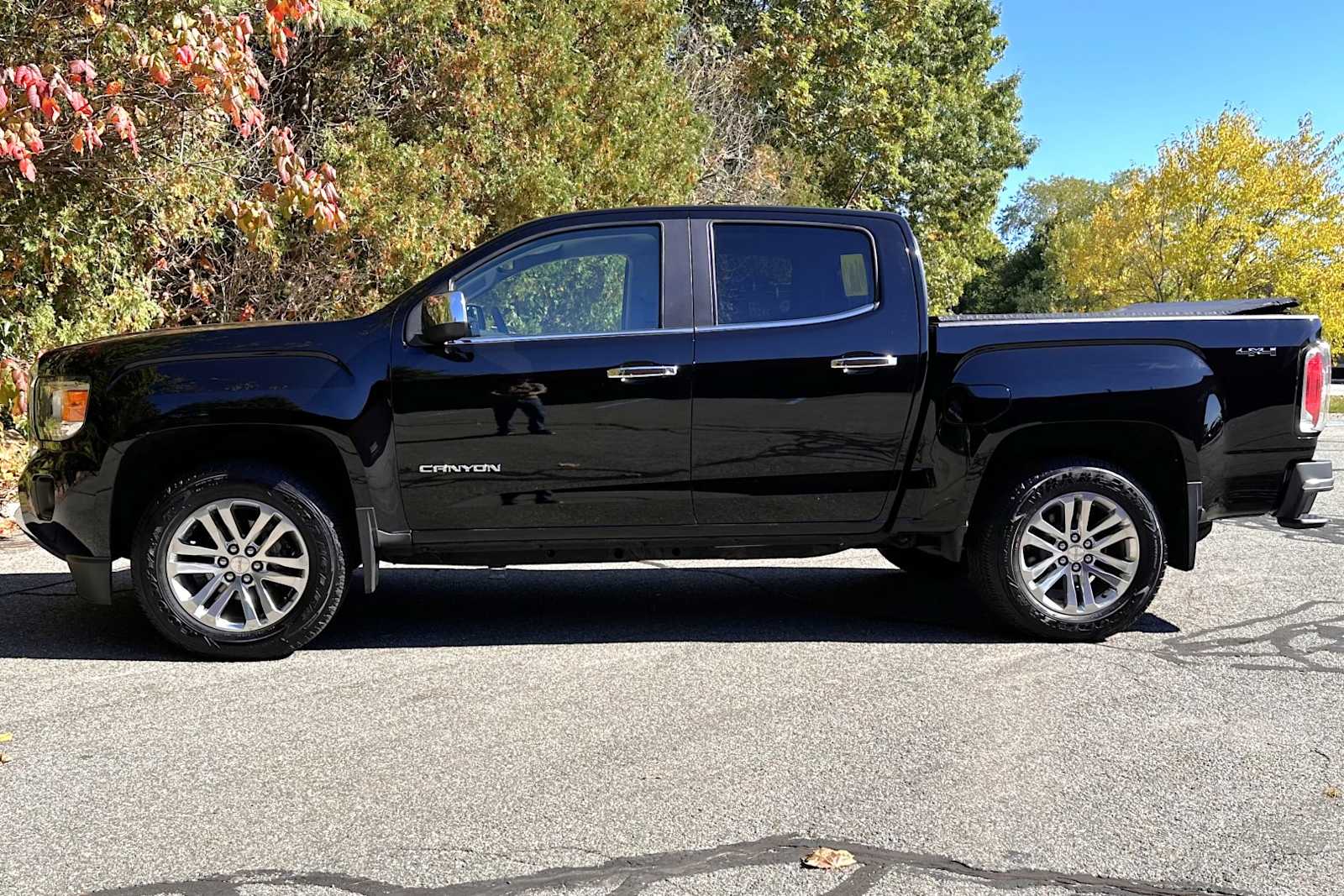 used 2015 GMC Canyon car, priced at $22,998