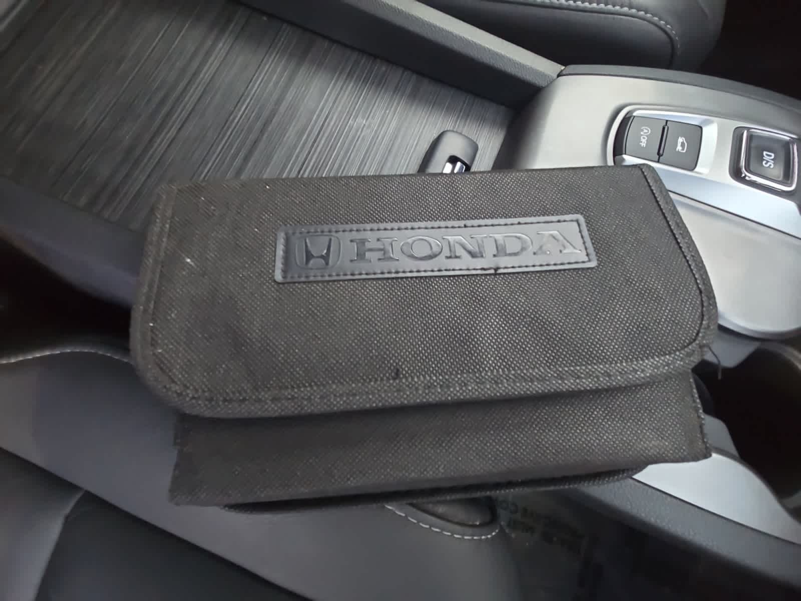 used 2022 Honda Pilot car, priced at $34,998