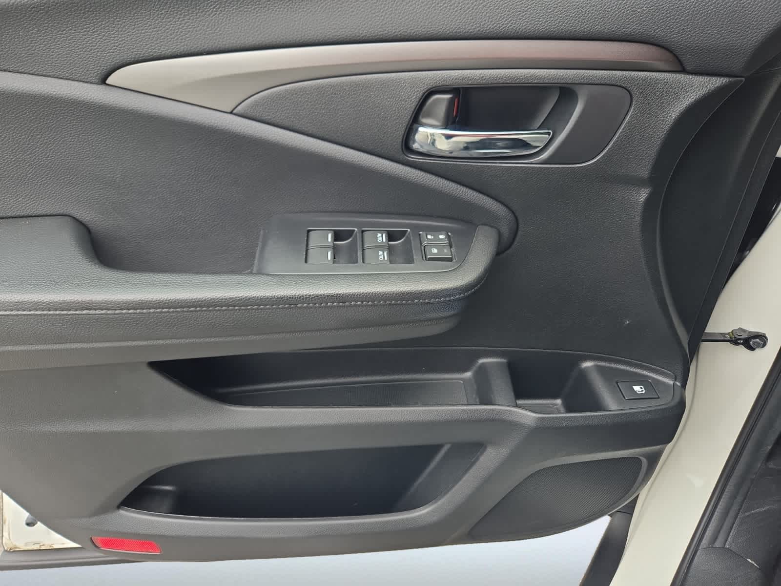 used 2019 Honda Pilot car, priced at $23,998