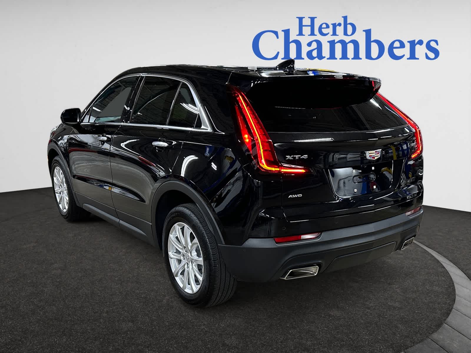 used 2023 Cadillac XT4 car, priced at $32,498