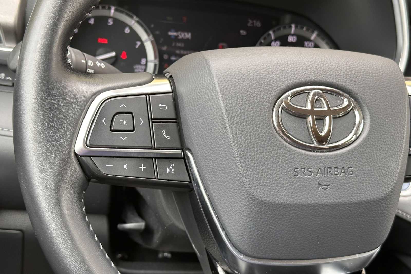 used 2021 Toyota Highlander car, priced at $33,998