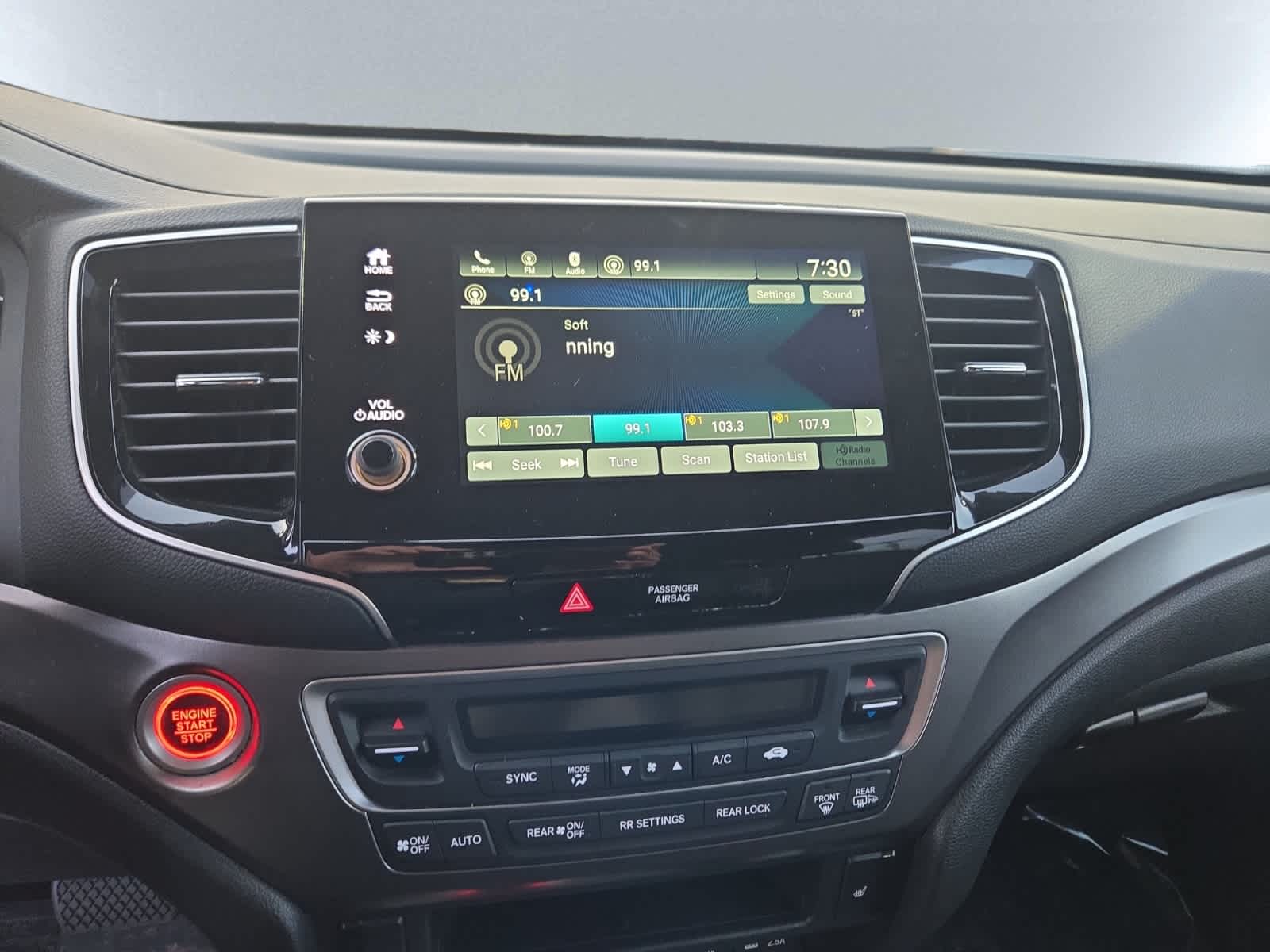 used 2022 Honda Pilot car, priced at $34,998