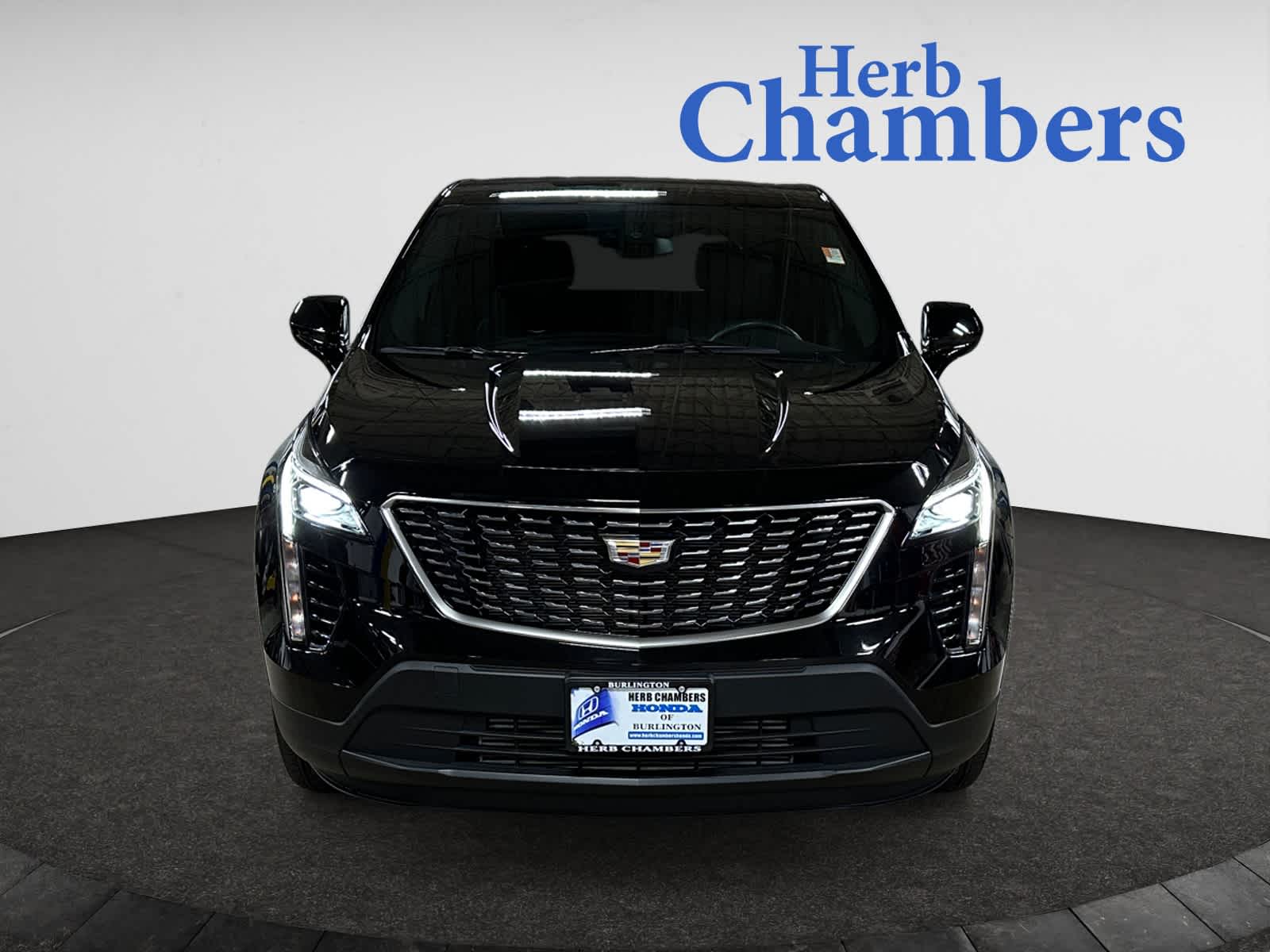 used 2023 Cadillac XT4 car, priced at $32,498