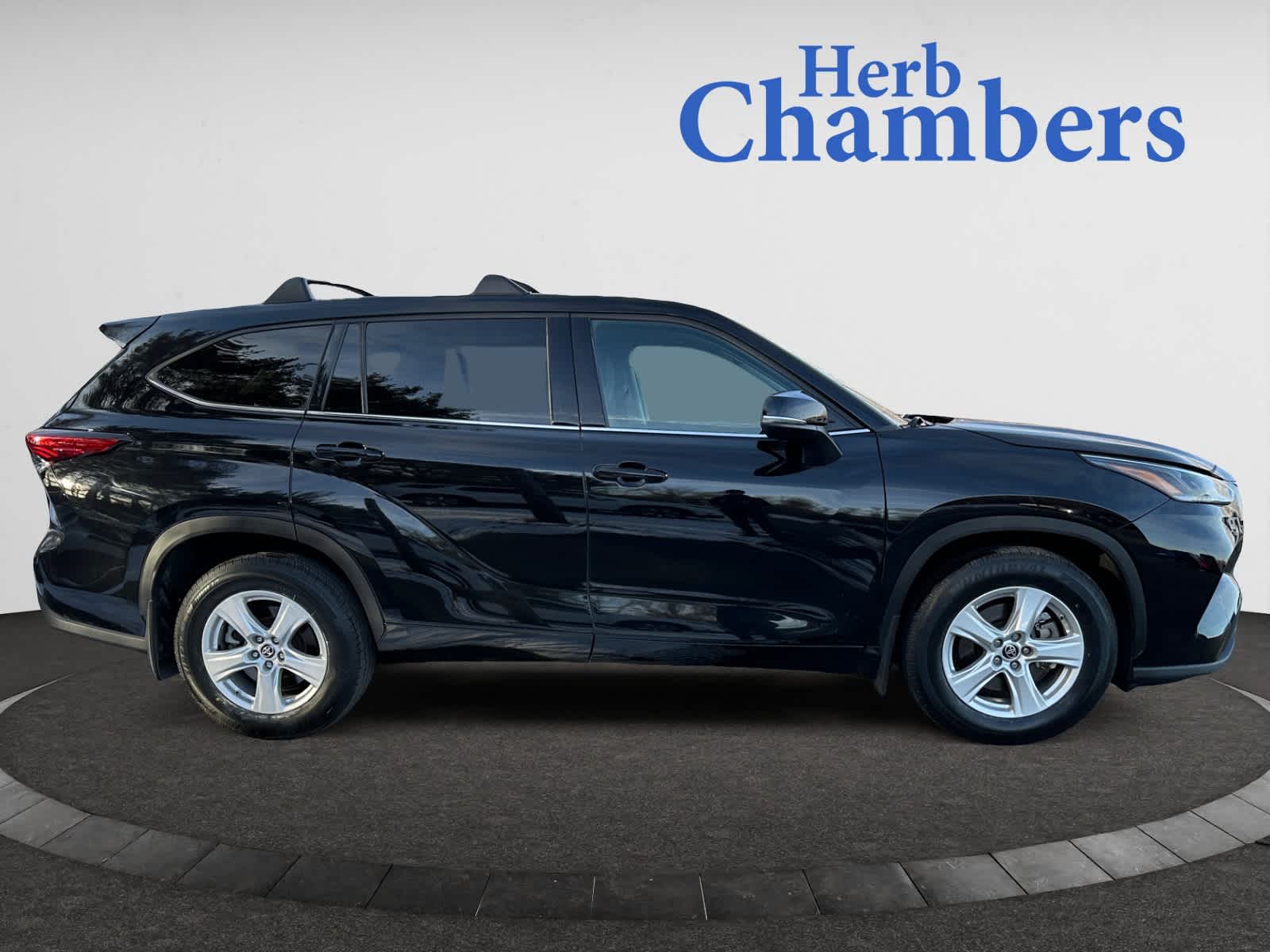 used 2021 Toyota Highlander car, priced at $30,498