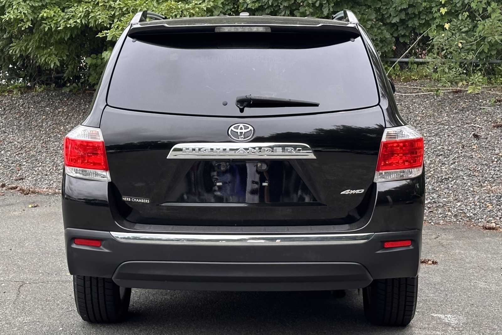 used 2013 Toyota Highlander car, priced at $15,998