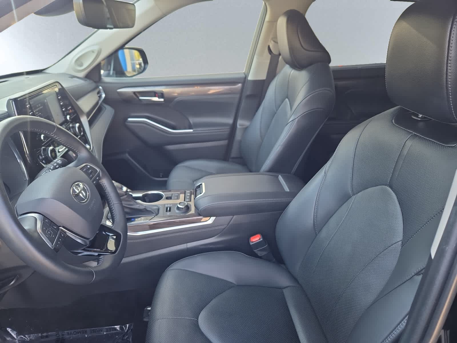 used 2021 Toyota Highlander car, priced at $38,998