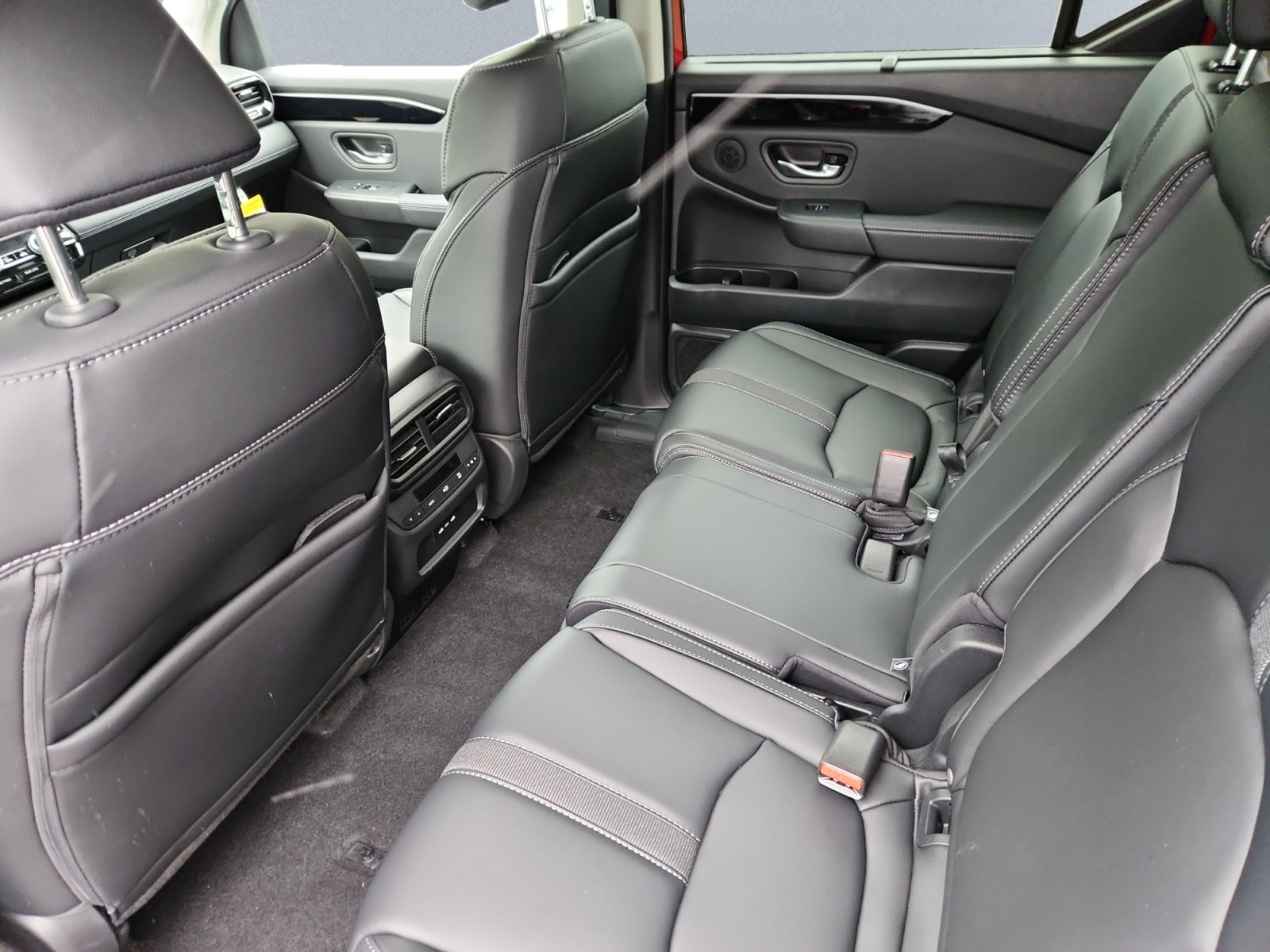 used 2025 Honda Pilot car, priced at $47,998