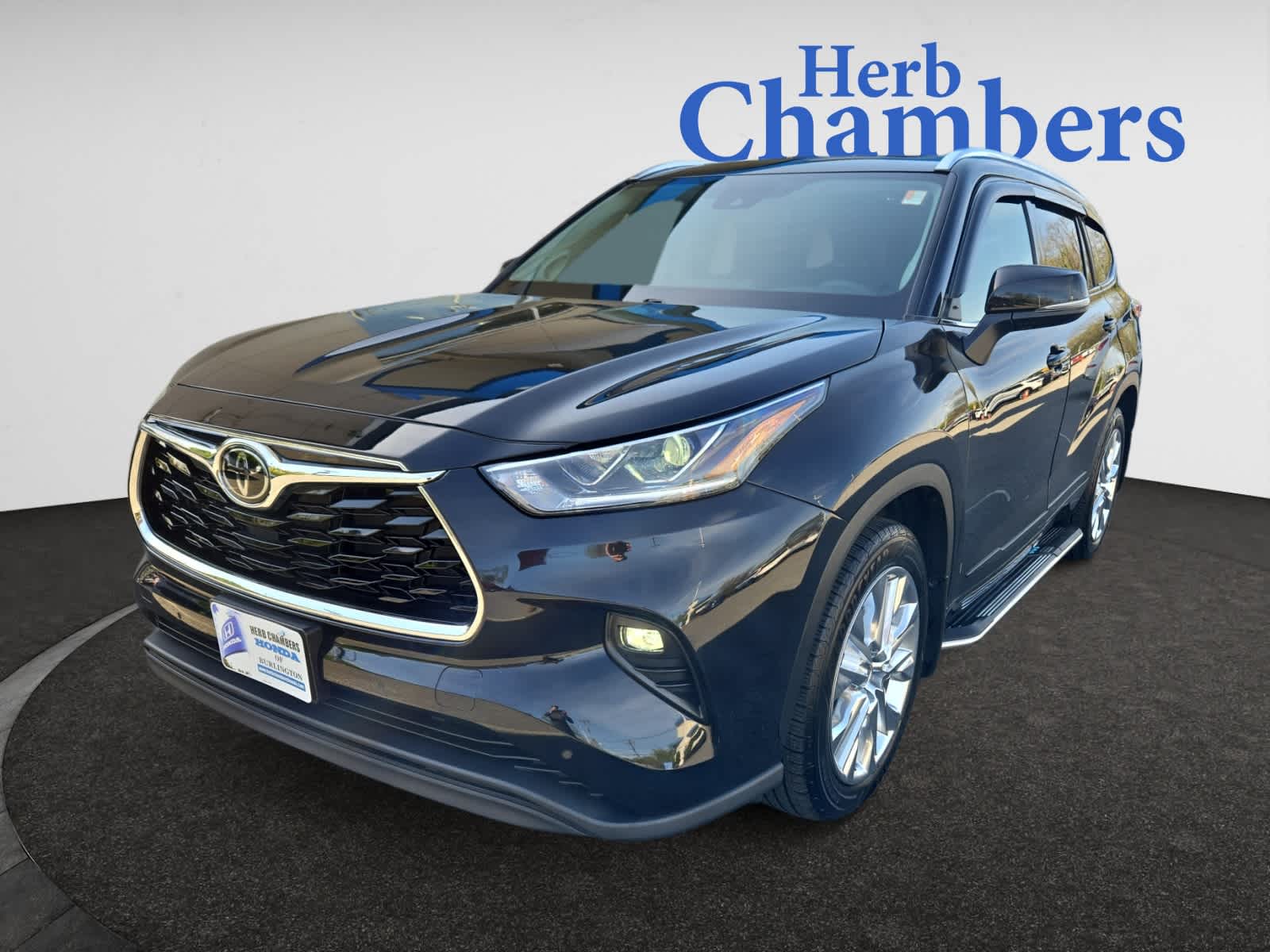 used 2021 Toyota Highlander car, priced at $38,998