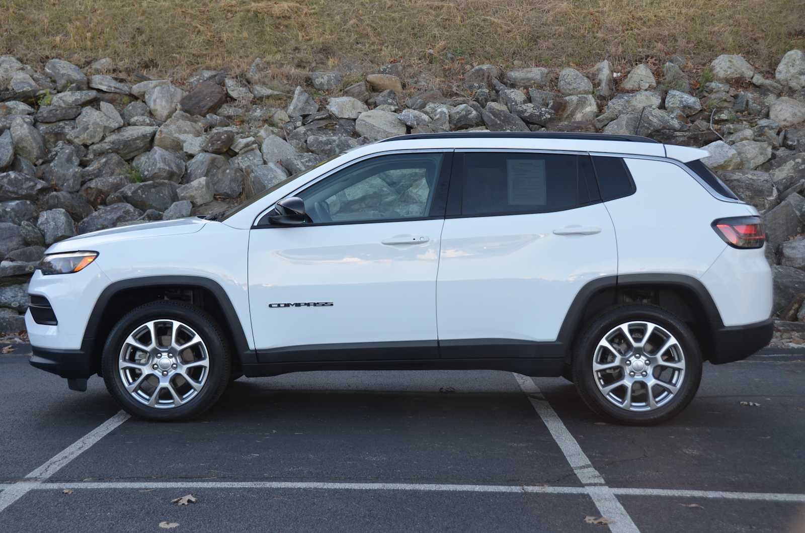 used 2022 Jeep Compass car, priced at $24,998