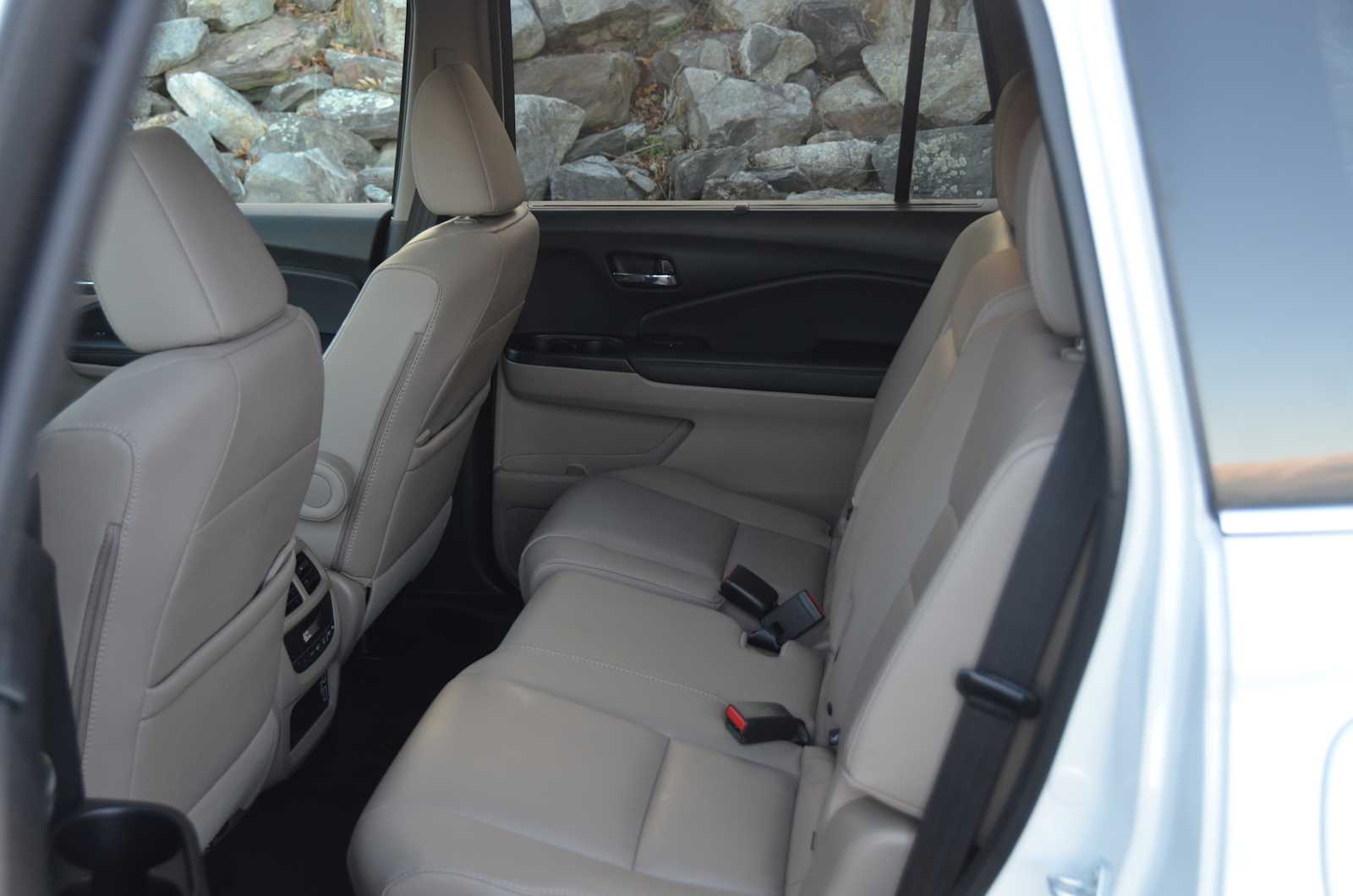 used 2022 Honda Pilot car, priced at $32,998