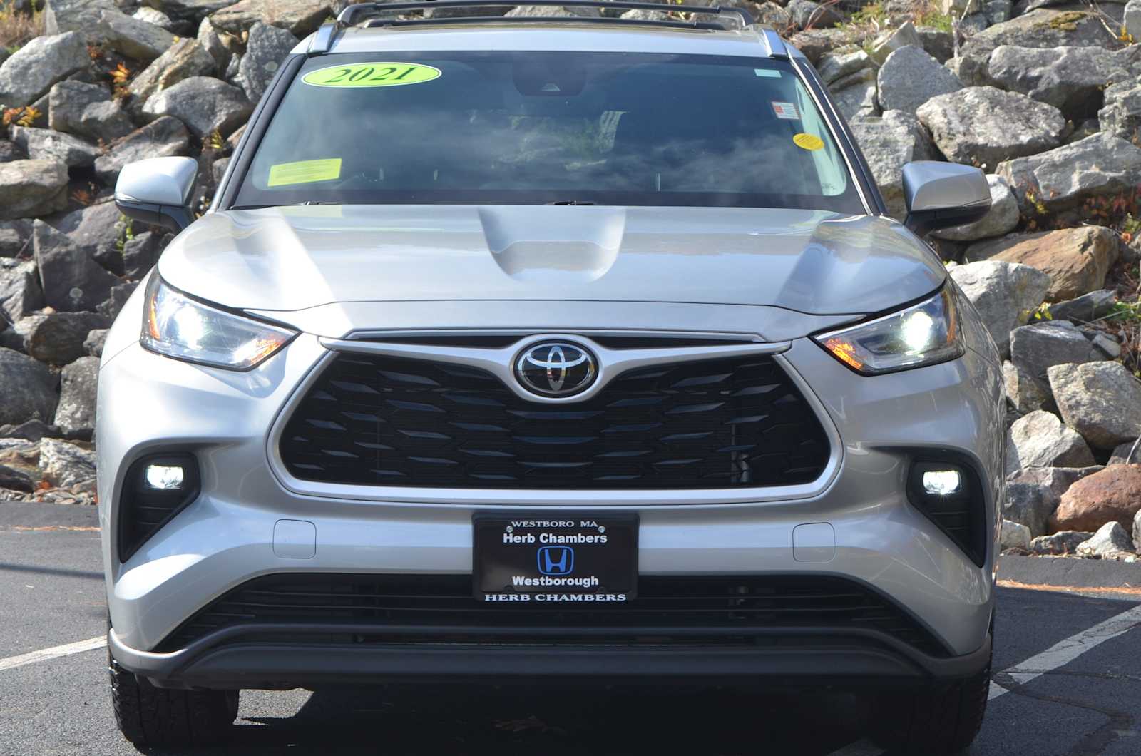 used 2021 Toyota Highlander car, priced at $29,998